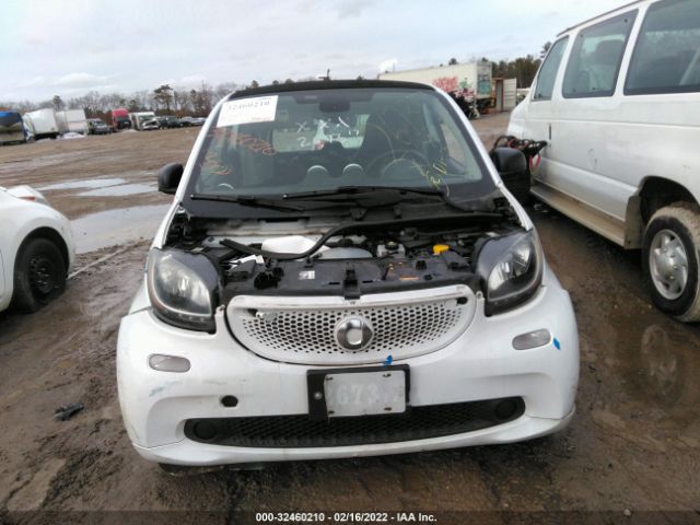 Photo 5 VIN: WMEFJ5DA4HK168362 - SMART FORTWO 