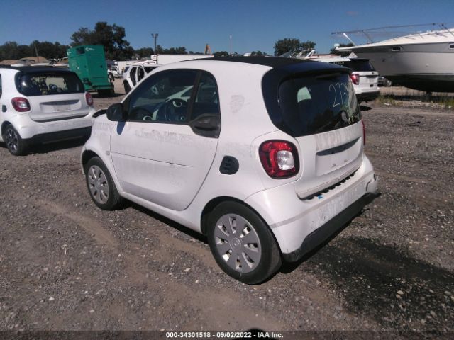 Photo 2 VIN: WMEFJ5DA4HK168555 - SMART FORTWO 