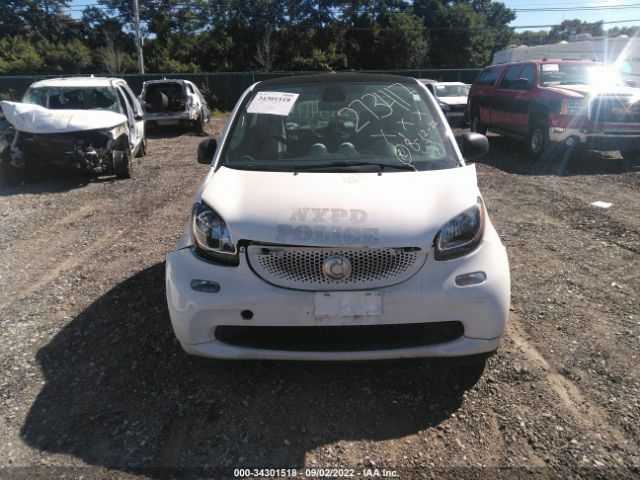 Photo 5 VIN: WMEFJ5DA4HK168555 - SMART FORTWO 