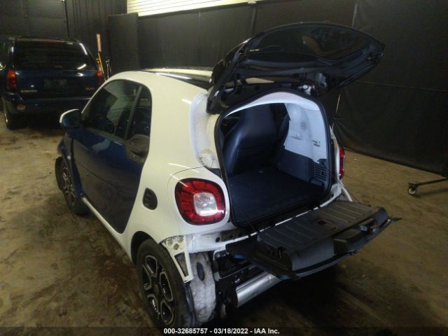 Photo 2 VIN: WMEFJ5DA4HK172590 - SMART FORTWO 