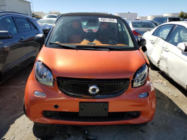 Photo 4 VIN: WMEFJ5DA4HK176199 - SMART FORTWO 