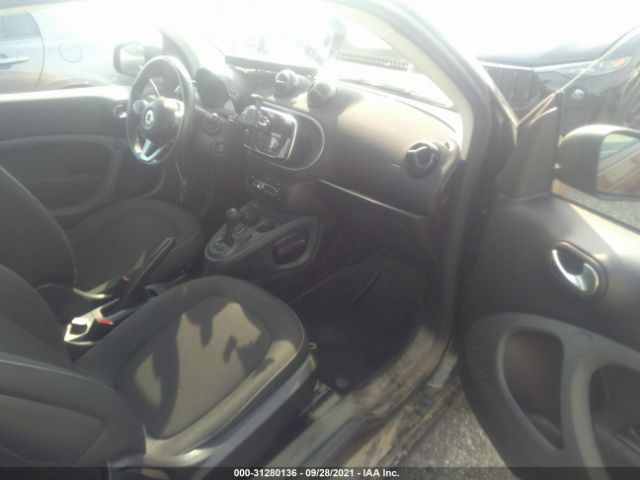 Photo 4 VIN: WMEFJ5DA4HK196534 - SMART FORTWO 