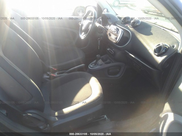 Photo 4 VIN: WMEFJ5DA5GK070469 - SMART FORTWO 