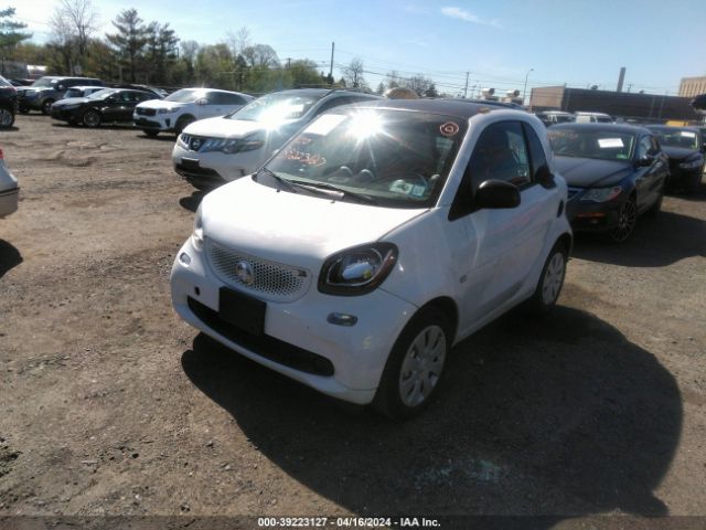 Photo 1 VIN: WMEFJ5DA5GK103423 - SMART FORTWO 