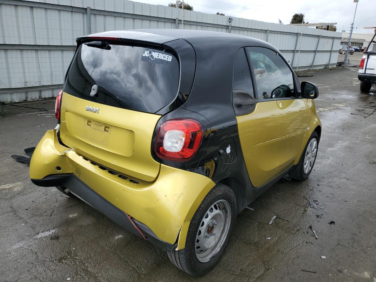 Photo 2 VIN: WMEFJ5DA5GK150015 - SMART FORTWO 