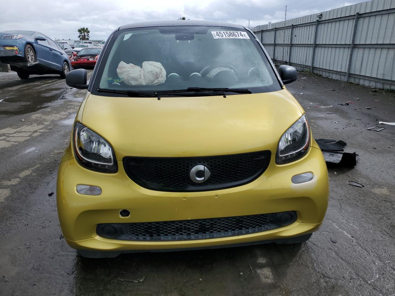 Photo 4 VIN: WMEFJ5DA5GK150015 - SMART FORTWO 