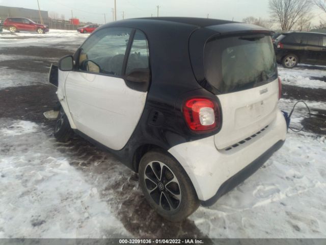 Photo 2 VIN: WMEFJ5DA5HK172341 - SMART FORTWO 