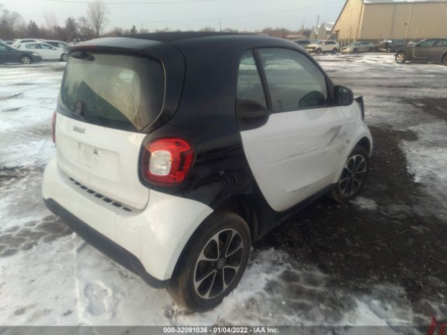 Photo 3 VIN: WMEFJ5DA5HK172341 - SMART FORTWO 