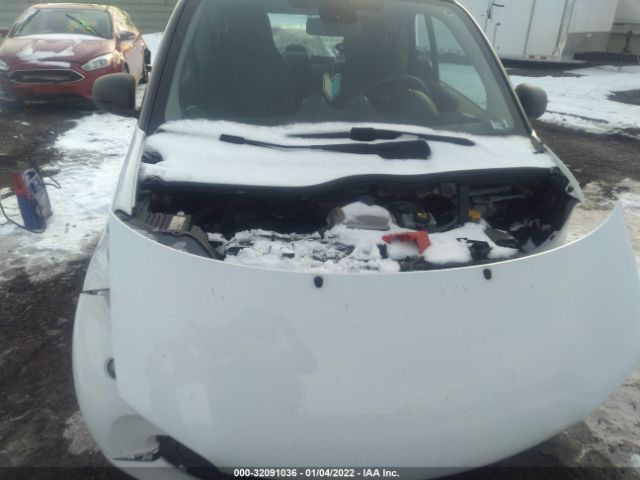 Photo 9 VIN: WMEFJ5DA5HK172341 - SMART FORTWO 