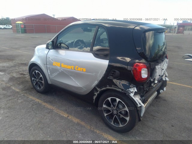 Photo 2 VIN: WMEFJ5DA5HK218198 - SMART FORTWO 