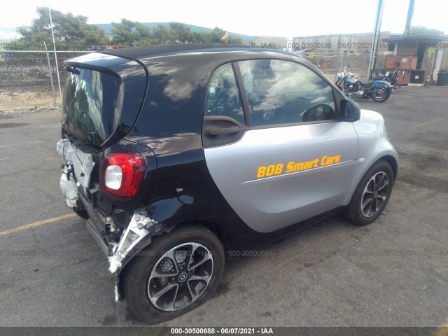 Photo 3 VIN: WMEFJ5DA5HK218198 - SMART FORTWO 