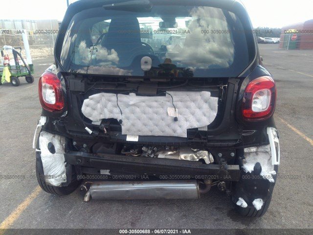 Photo 5 VIN: WMEFJ5DA5HK218198 - SMART FORTWO 