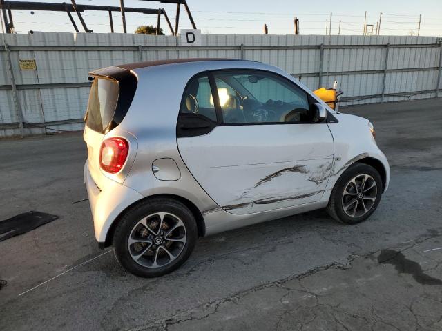 Photo 2 VIN: WMEFJ5DA6GK051414 - SMART FORTWO 