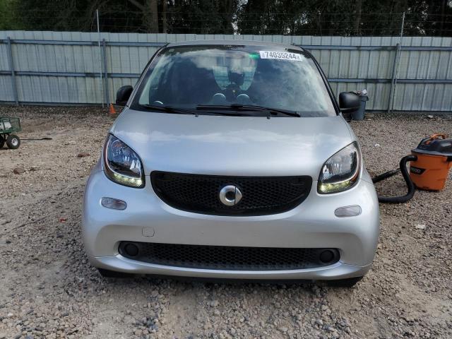 Photo 4 VIN: WMEFJ5DA6GK057472 - SMART FORTWO 