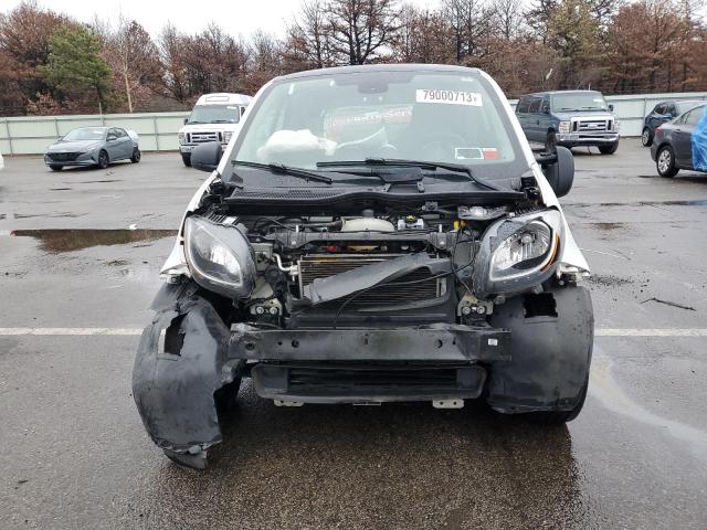 Photo 4 VIN: WMEFJ5DA6GK153201 - SMART FORTWO 