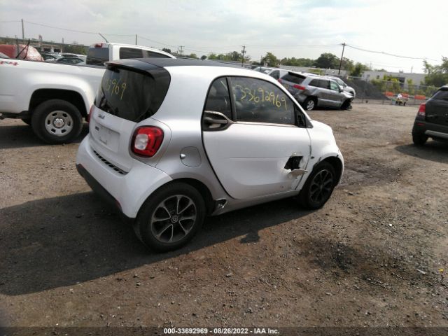 Photo 3 VIN: WMEFJ5DA7GK060820 - SMART FORTWO 