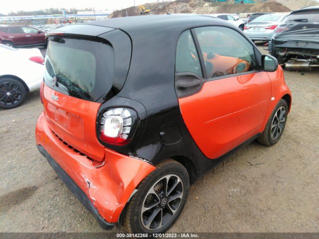 Photo 3 VIN: WMEFJ5DA7GK061918 - SMART FORTWO 