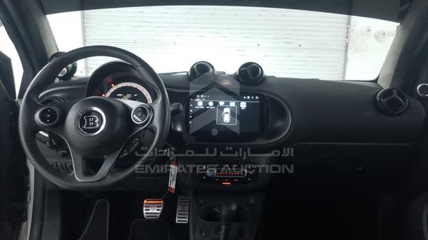 Photo 14 VIN: WMEFJ5DA7GK076273 - SMART FORTWO 