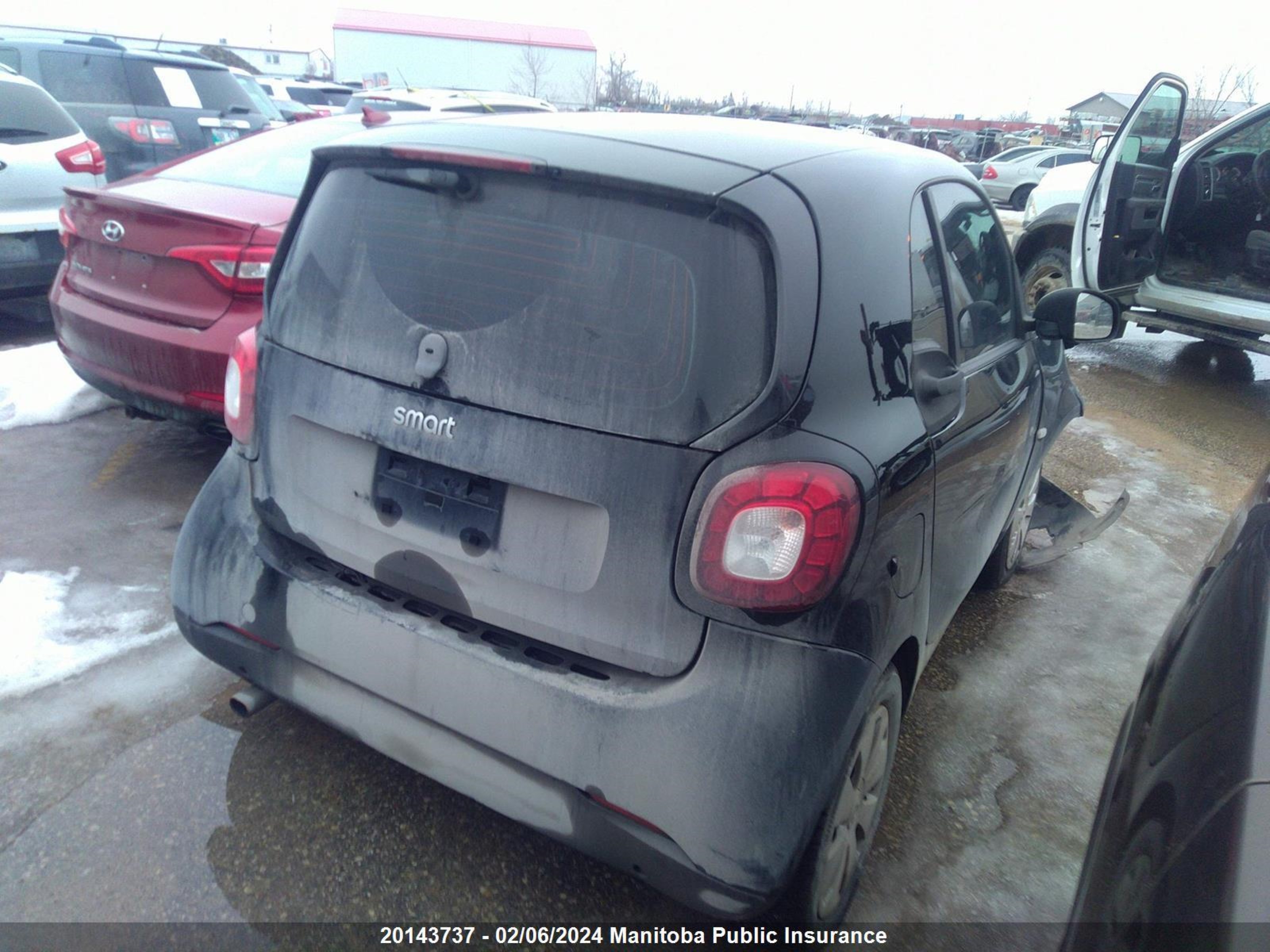 Photo 3 VIN: WMEFJ5DA7GK085216 - SMART FORTWO 