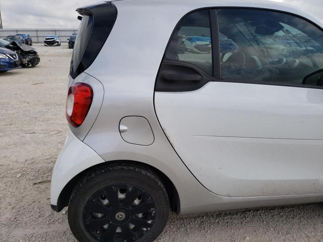 Photo 9 VIN: WMEFJ5DA7GK125343 - SMART FORTWO 