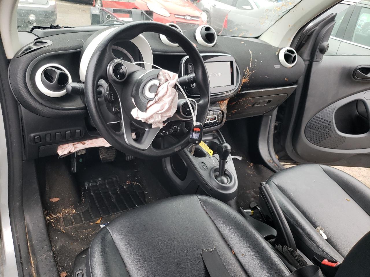 Photo 22 VIN: WMEFJ5DA7GK137220 - SMART FORTWO 