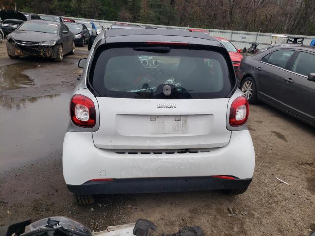 Photo 5 VIN: WMEFJ5DA7GK137220 - SMART FORTWO 