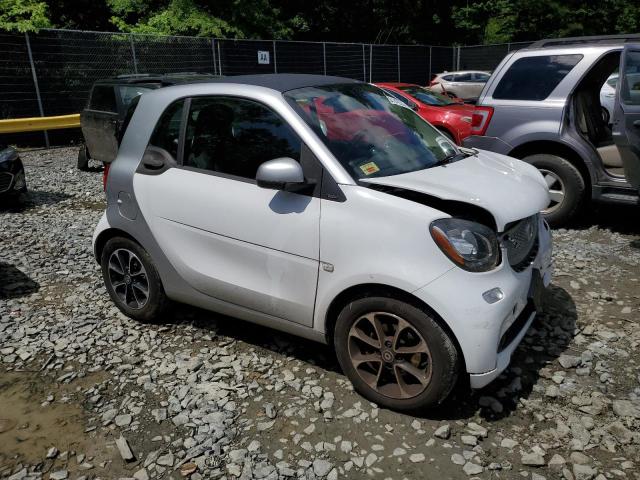 Photo 3 VIN: WMEFJ5DA8GK044884 - SMART FORTWO 