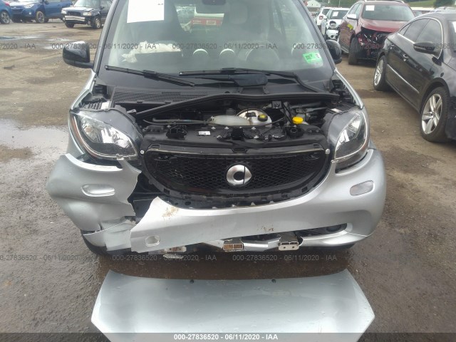 Photo 5 VIN: WMEFJ5DA8GK051849 - SMART FORTWO 