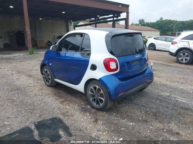 Photo 2 VIN: WMEFJ5DA8GK059580 - SMART FORTWO 