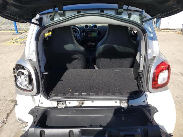 Photo 9 VIN: WMEFJ5DA8GK123648 - SMART FORTWO 