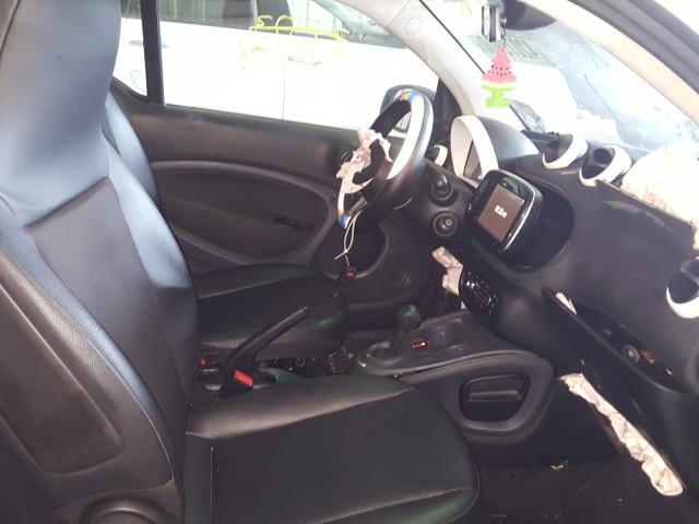 Photo 4 VIN: WMEFJ5DA8GK141745 - SMART FORTWO 