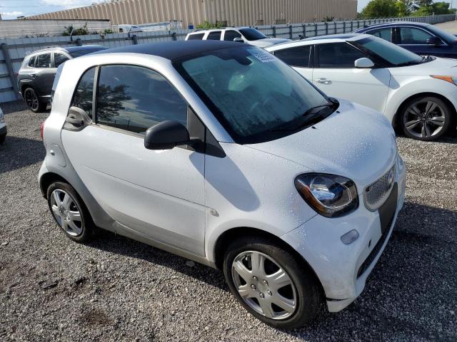 Photo 3 VIN: WMEFJ5DA8GK142278 - SMART FORTWO 