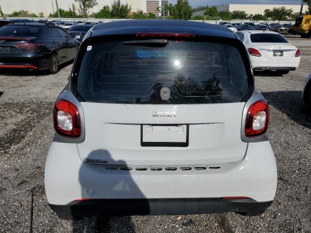 Photo 5 VIN: WMEFJ5DA8GK142278 - SMART FORTWO 