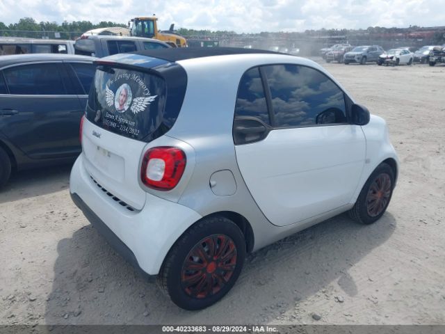 Photo 3 VIN: WMEFJ5DA8HK173113 - SMART FORTWO 