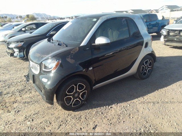 Photo 1 VIN: WMEFJ5DA8HK175654 - SMART FORTWO 