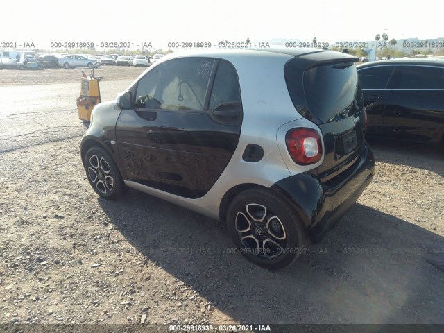 Photo 2 VIN: WMEFJ5DA8HK175654 - SMART FORTWO 