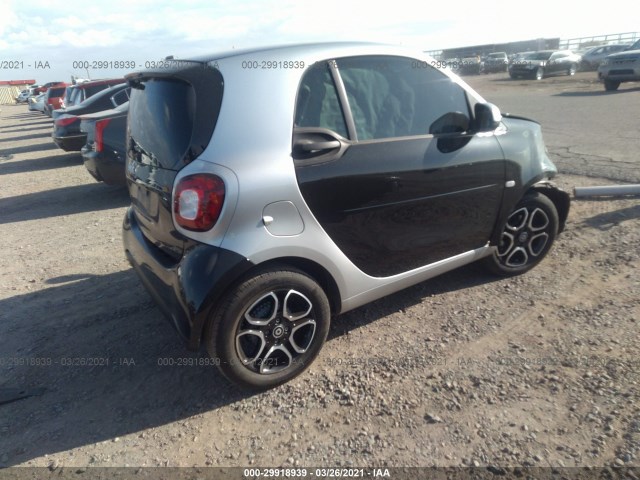 Photo 3 VIN: WMEFJ5DA8HK175654 - SMART FORTWO 