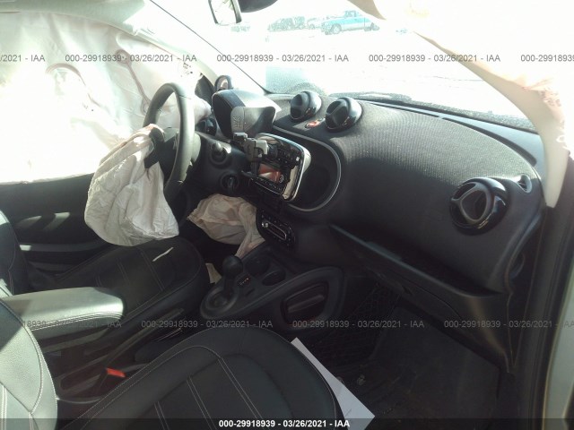 Photo 4 VIN: WMEFJ5DA8HK175654 - SMART FORTWO 