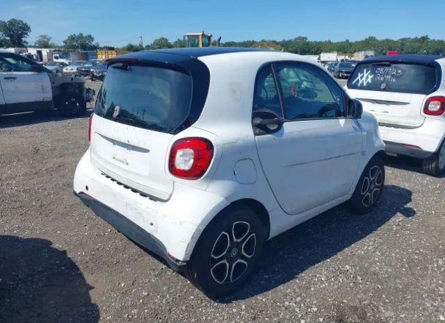 Photo 3 VIN: WMEFJ5DA8HK218406 - SMART FORTWO 