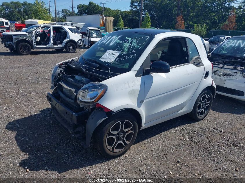 Photo 1 VIN: WMEFJ5DA8HK218406 - SMART FORTWO 