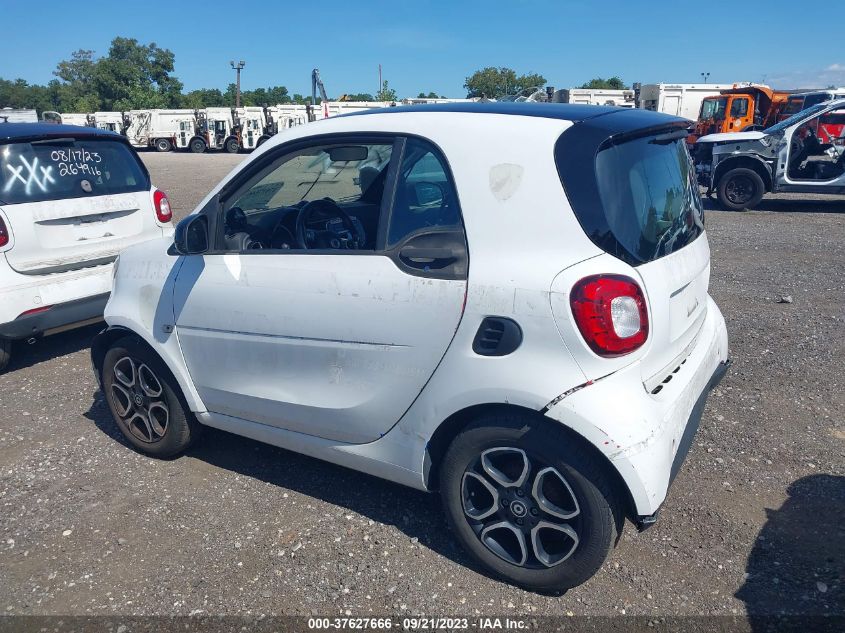 Photo 2 VIN: WMEFJ5DA8HK218406 - SMART FORTWO 