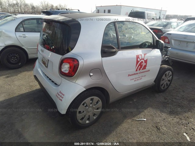 Photo 3 VIN: WMEFJ5DA9GK139874 - SMART FORTWO 