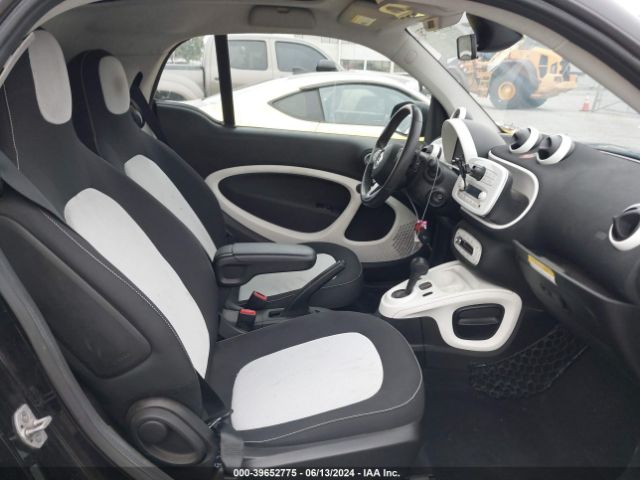 Photo 4 VIN: WMEFJ5DA9HK185481 - SMART FORTWO 