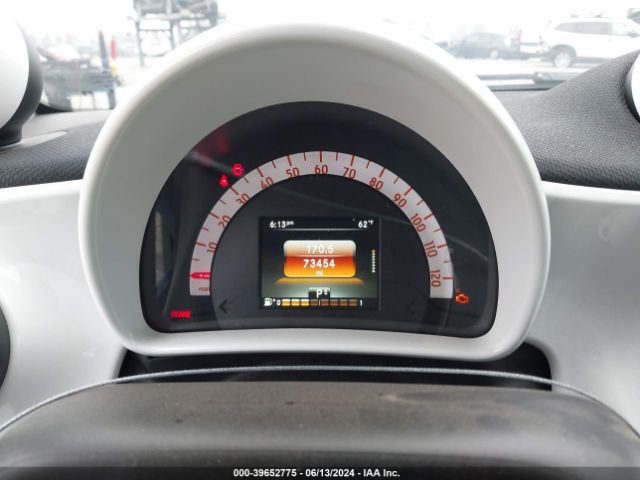 Photo 6 VIN: WMEFJ5DA9HK185481 - SMART FORTWO 