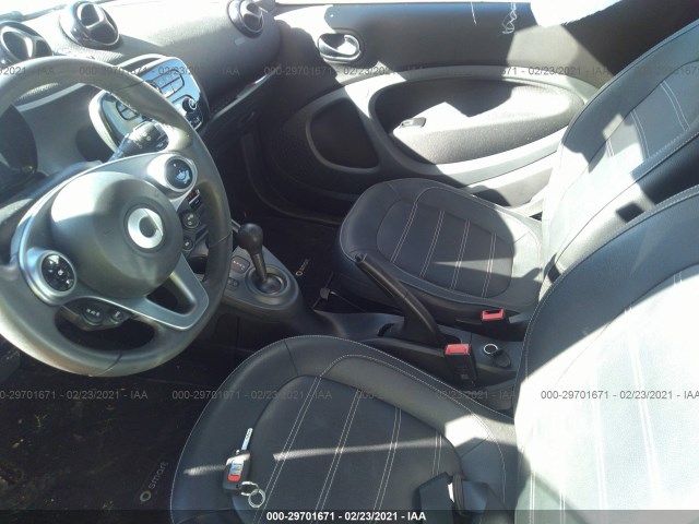 Photo 4 VIN: WMEFJ5DAXGK059113 - SMART FORTWO 