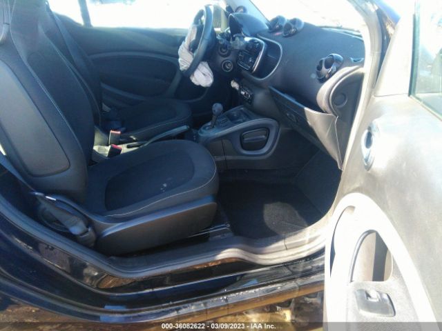 Photo 4 VIN: WMEFJ5DAXGK061928 - SMART FORTWO 