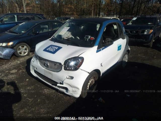 Photo 1 VIN: WMEFJ5DAXGK137454 - SMART FORTWO 