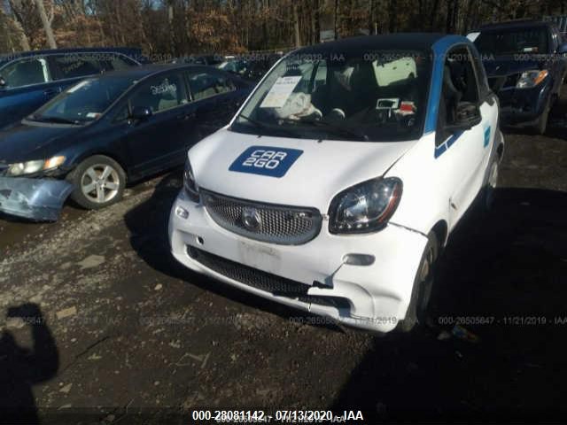 Photo 5 VIN: WMEFJ5DAXGK137454 - SMART FORTWO 