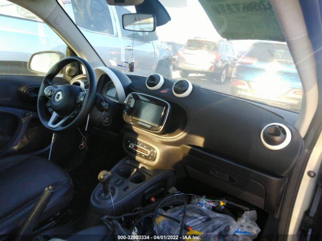 Photo 4 VIN: WMEFJ5DAXGK139141 - SMART FORTWO 