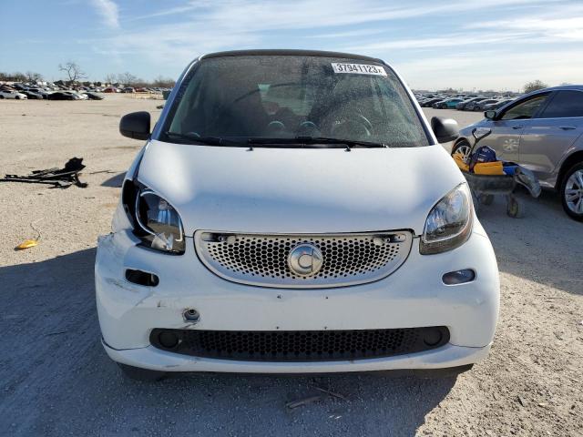 Photo 4 VIN: WMEFJ5DAXHK168267 - SMART FORTWO 